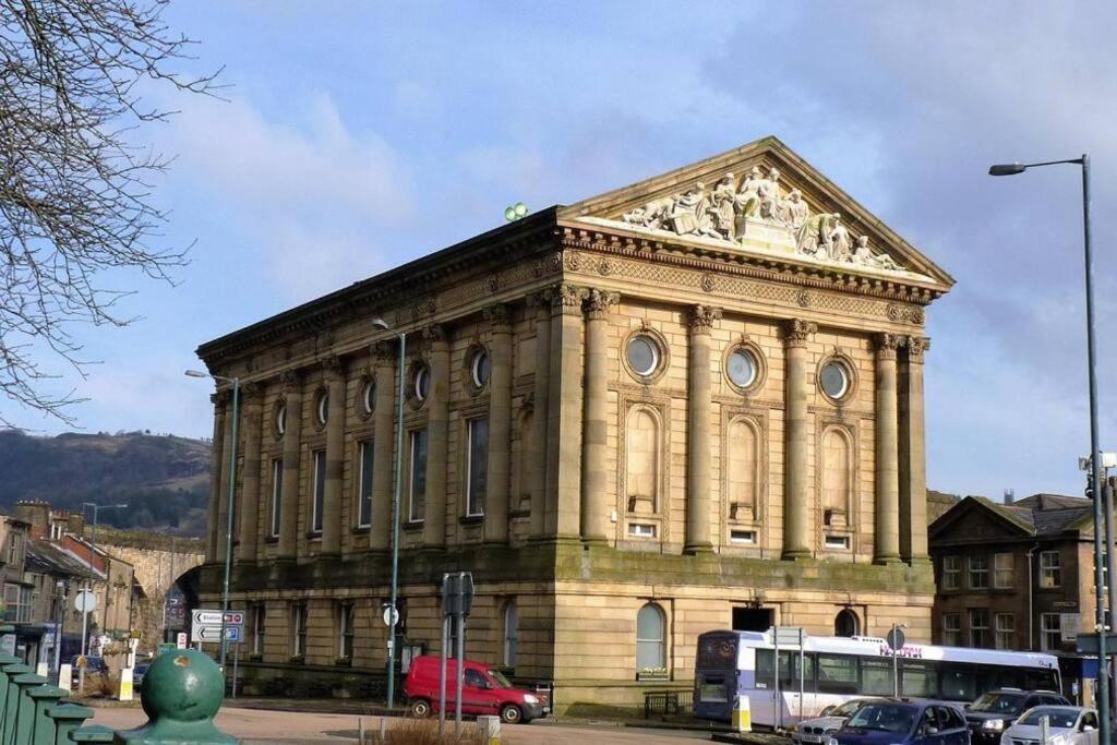 Cosy 2 Bedroom Apartment Todmorden Exterior photo